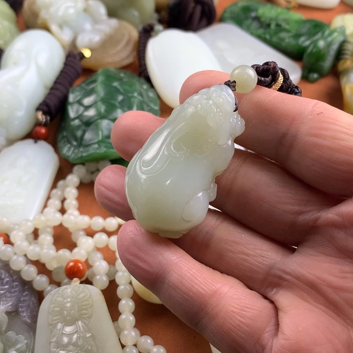 未镶嵌和田玉挂件