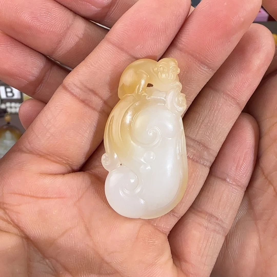 和田玉（糖玉）未镶嵌颈饰