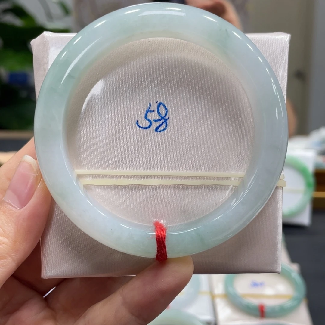 翡翠未镶嵌手镯翡翠