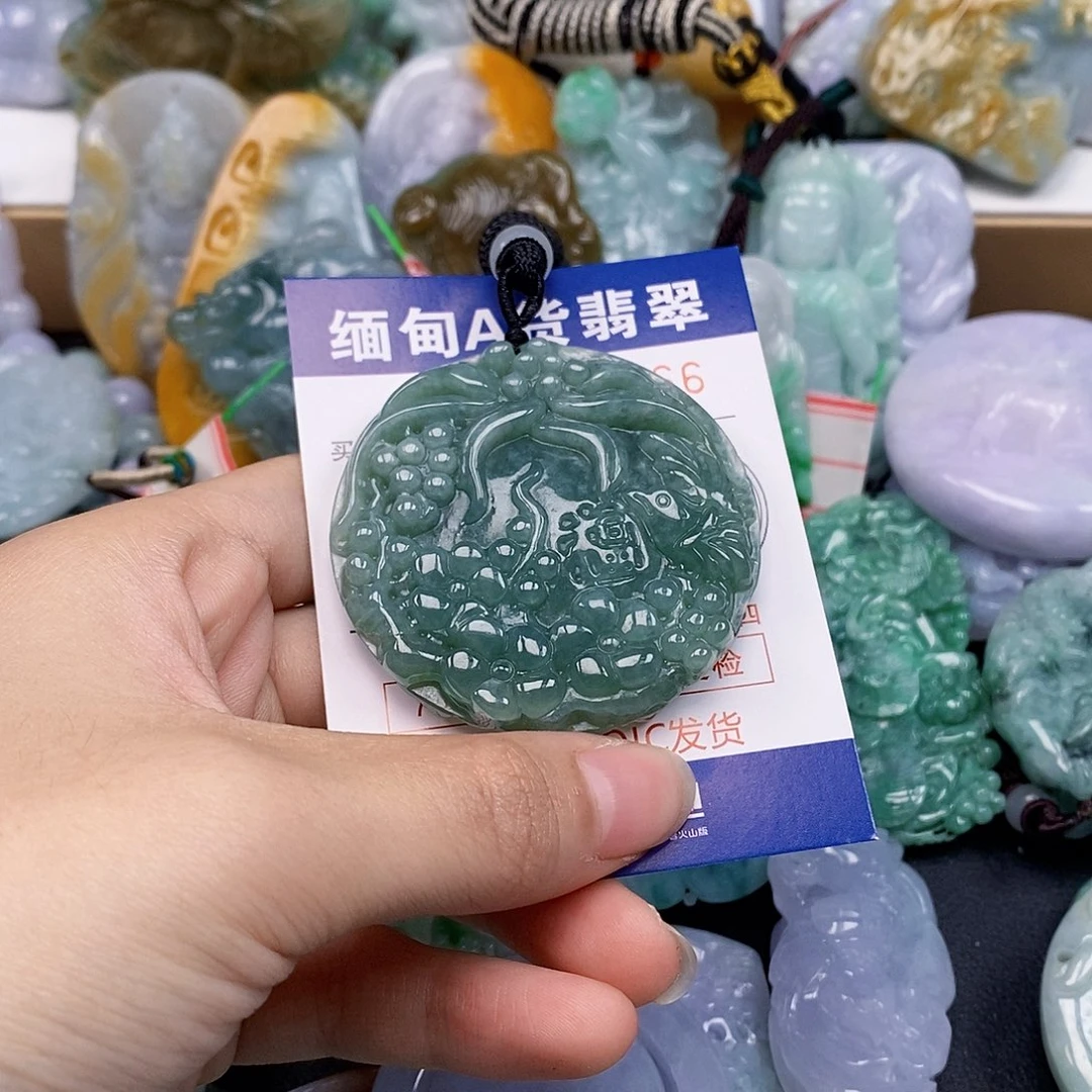 吊坠(不含链)未镶嵌翡翠
