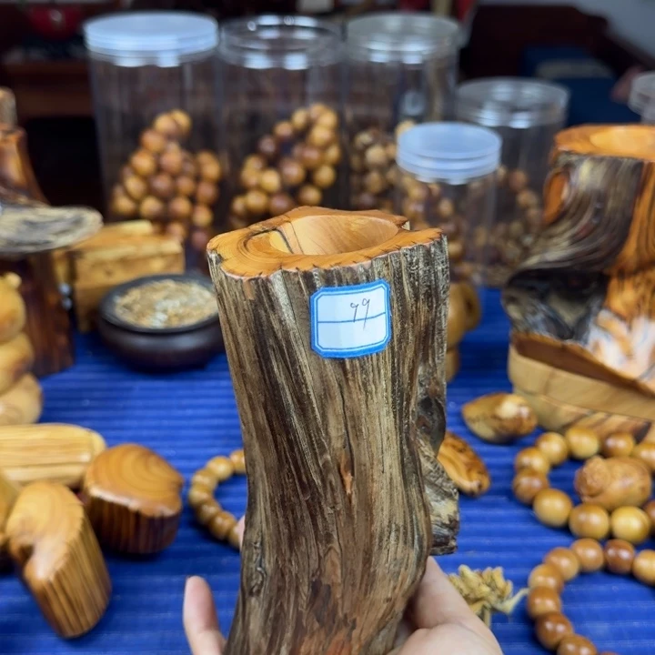 红***月柏木（崖柏）北太行崖柏陈化全皮骨料笔筒