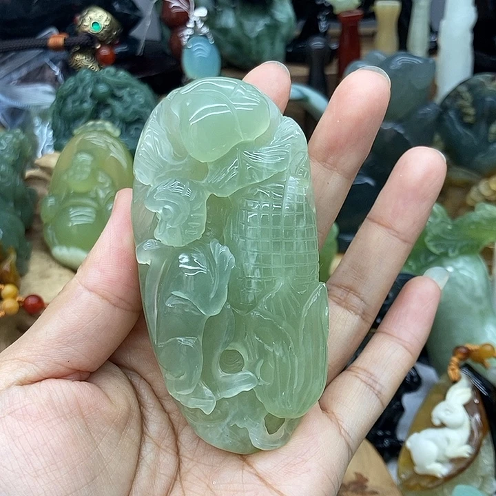 岫玉未镶嵌手把件