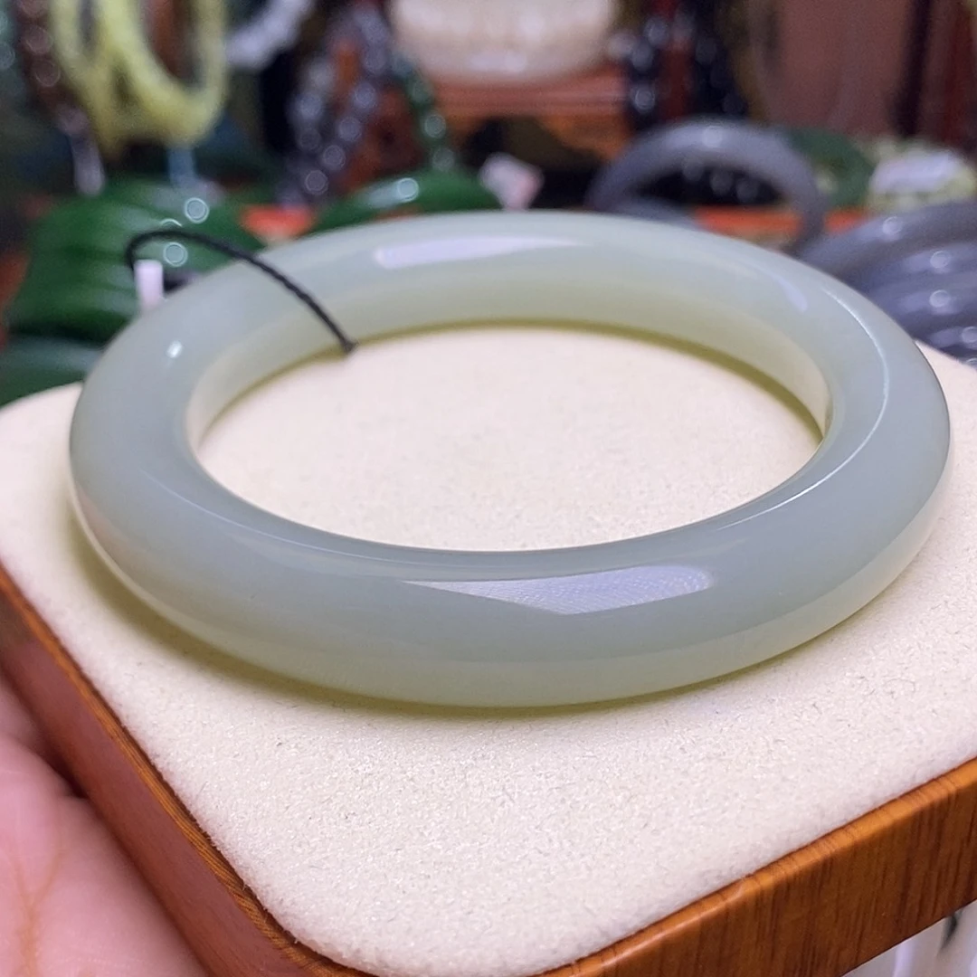 和田玉手镯未镶嵌且末蓝特细老料手镯60