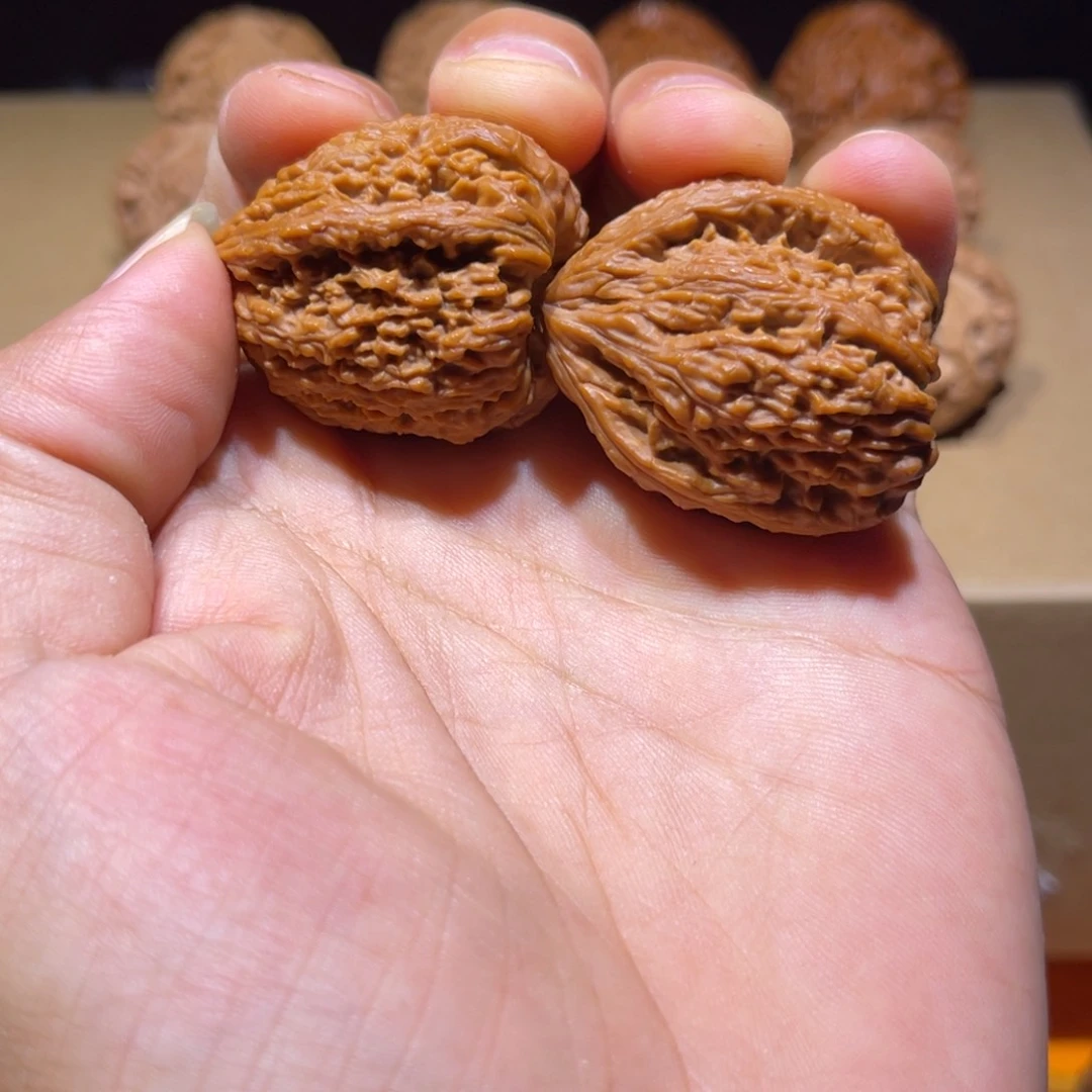 红***闪桃核把件南疆➕金刚