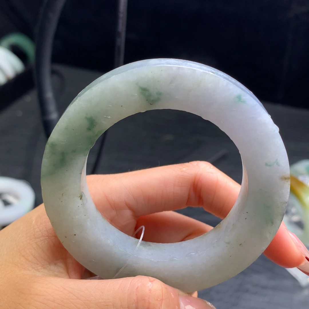 定制翡翠未镶嵌手镯