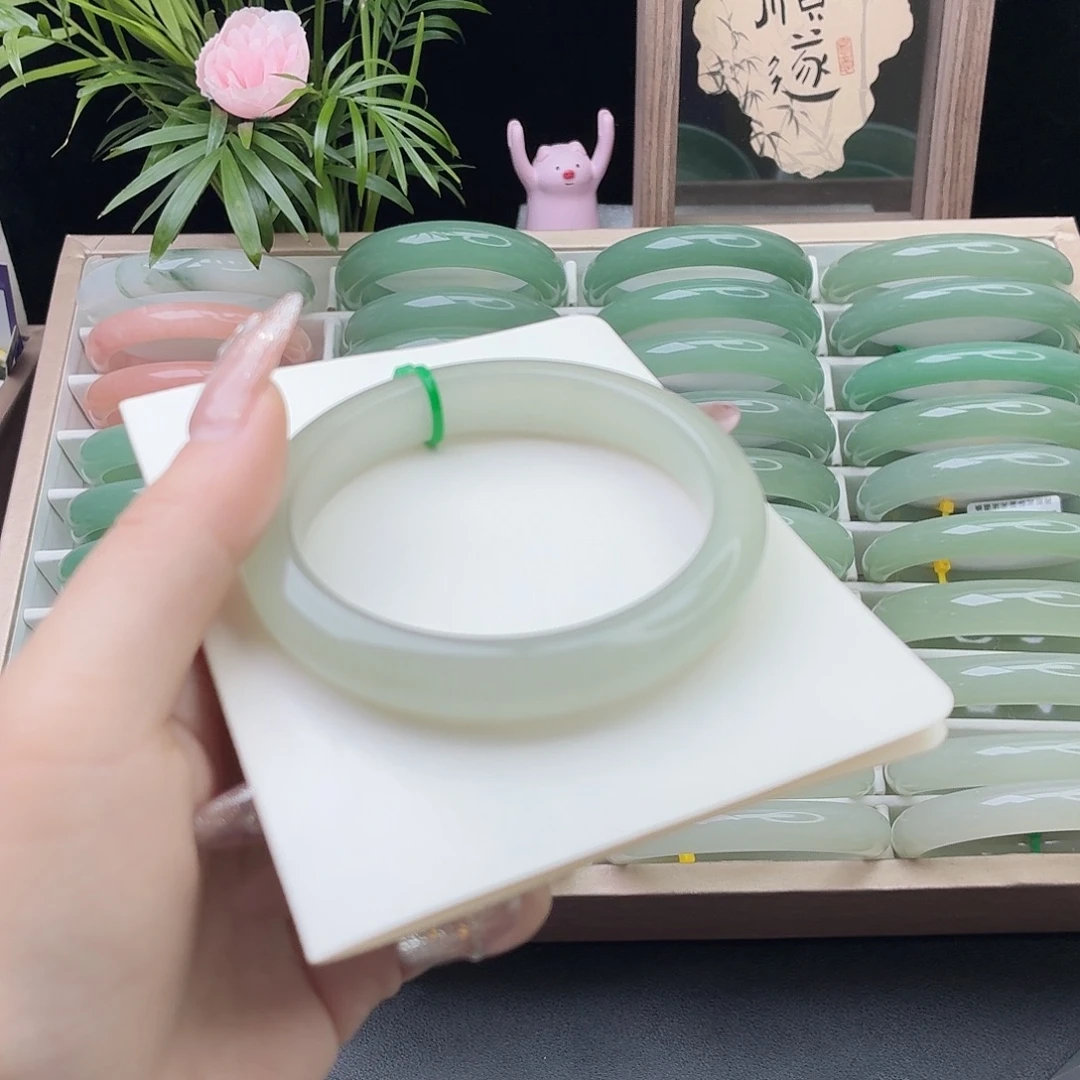 石英质玉未镶嵌手镯58