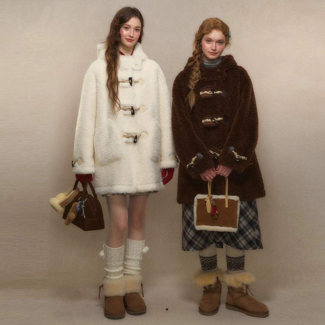 人造皮草 2025冬新款羊羔毛外套女中长款连帽牛角扣马毛毛大衣女