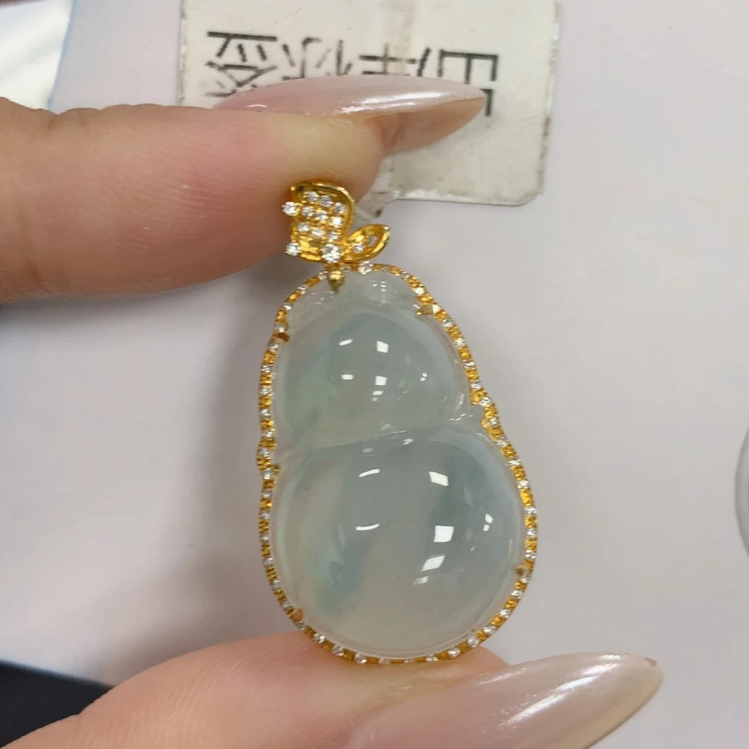 颈饰18K金镶嵌翡翠