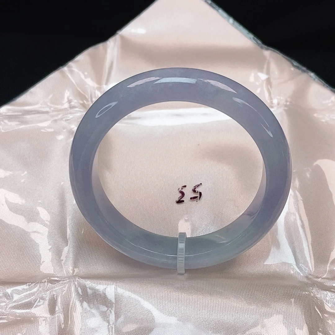 翡翠手镯未镶嵌正圈