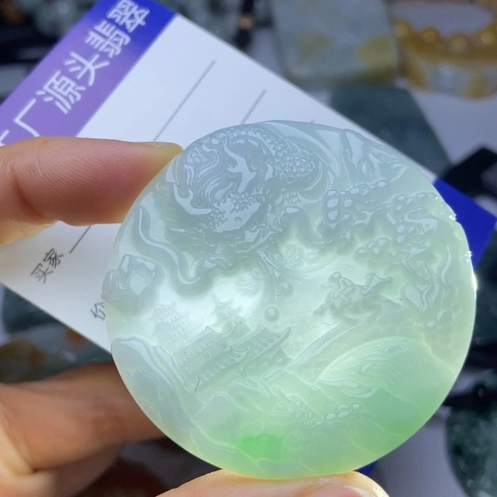 翡翠颈饰未镶嵌翡翠