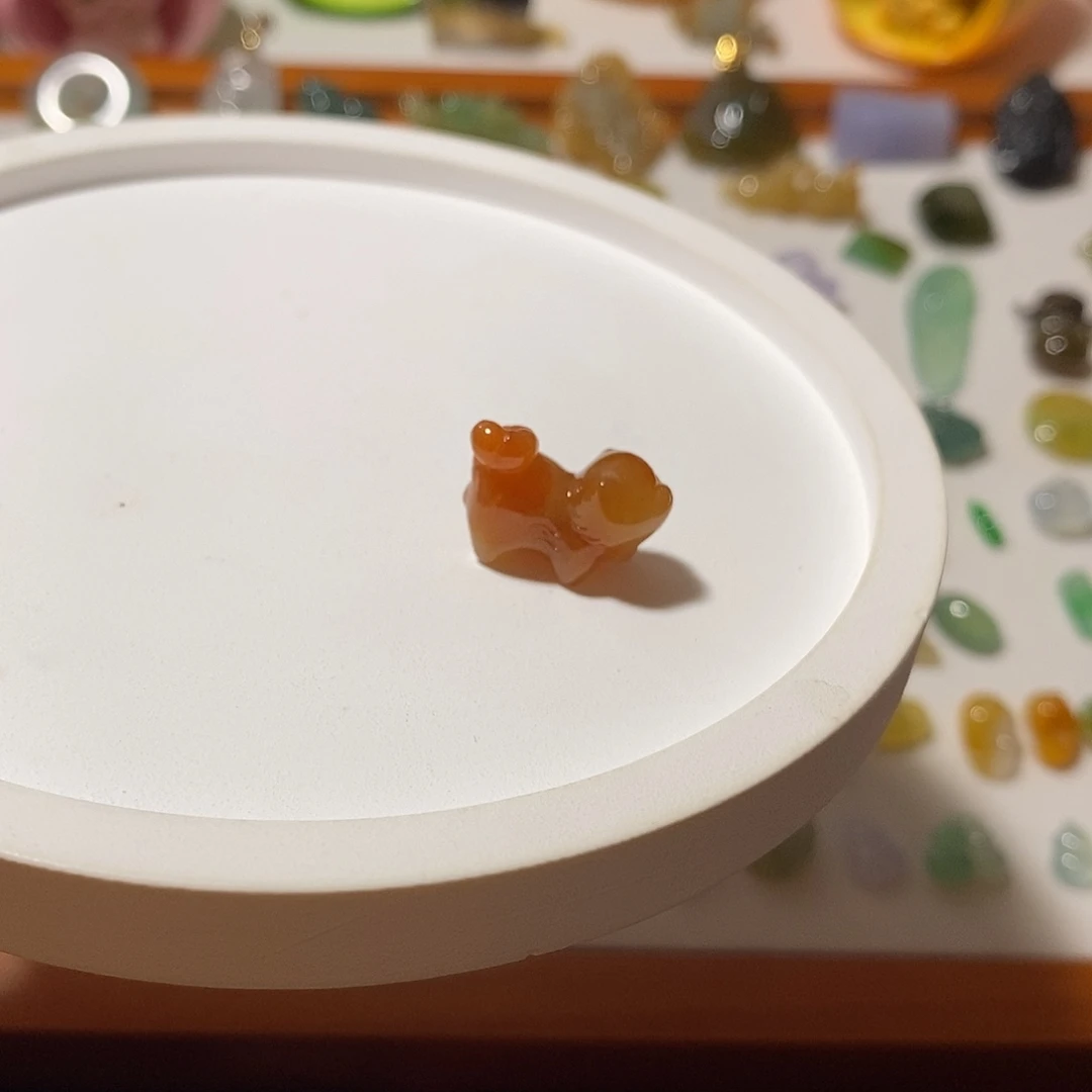 翡翠未镶嵌颈饰猫咪