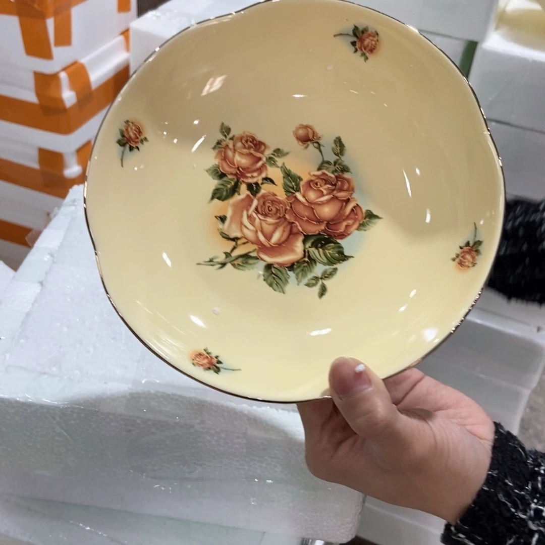 星博陶瓷………………14