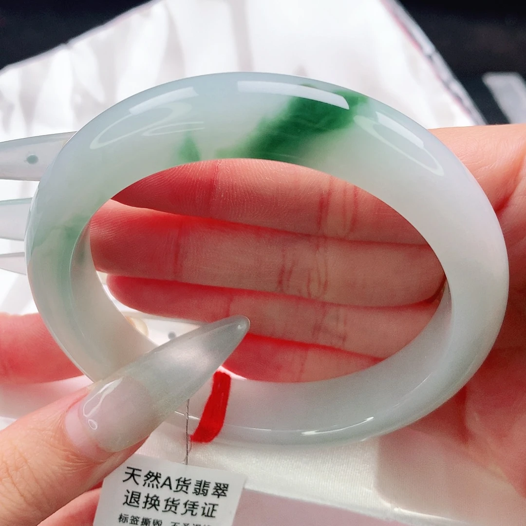 翡翠手镯未镶嵌59圈