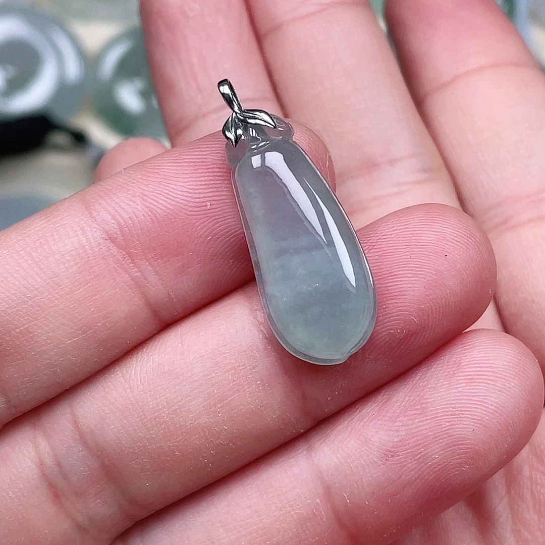 颈饰未镶嵌翡翠福瓜