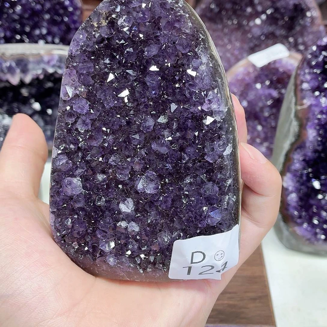 未镶嵌水晶大型摆件（非配饰）