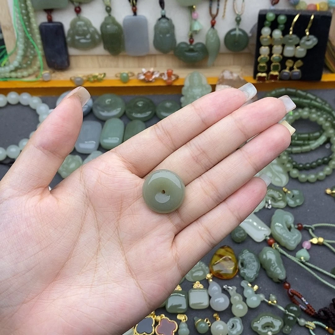 和田玉未镶嵌吊坠(不含链)