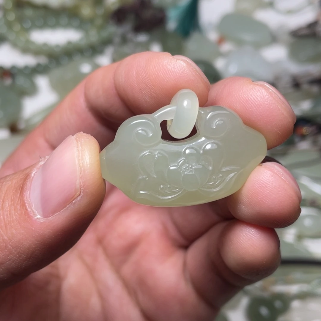 颈饰未镶嵌和田玉