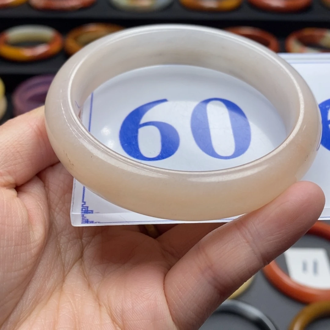 石英质玉（黄龙玉）手镯未镶嵌