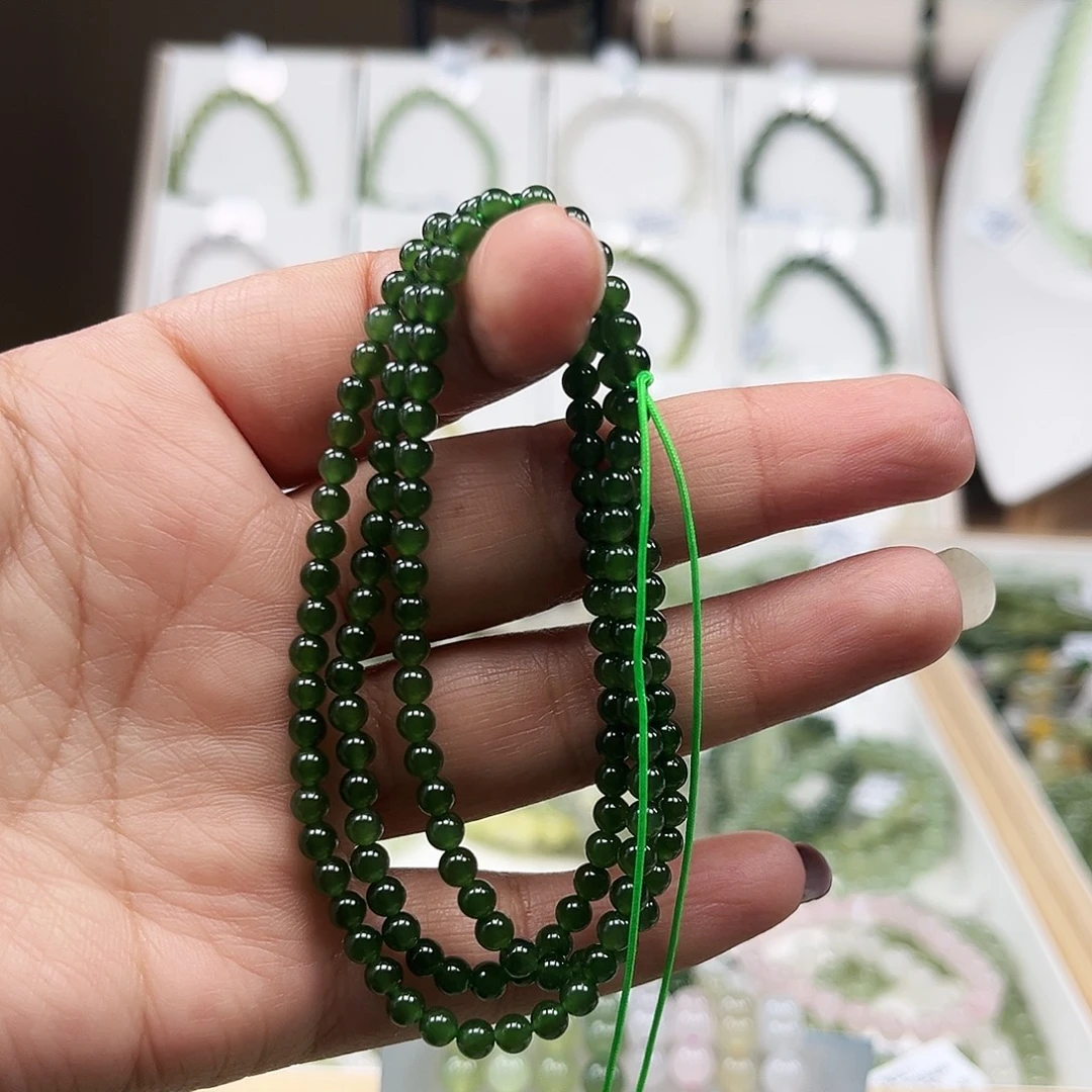 圆***脸和田玉（碧玉）未镶嵌手串