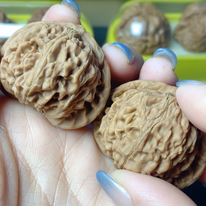 核桃把件苏*人42全品宫灯