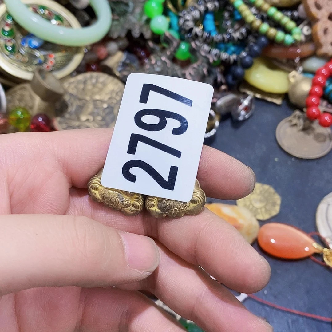 曹***）光明的未来是一个2797