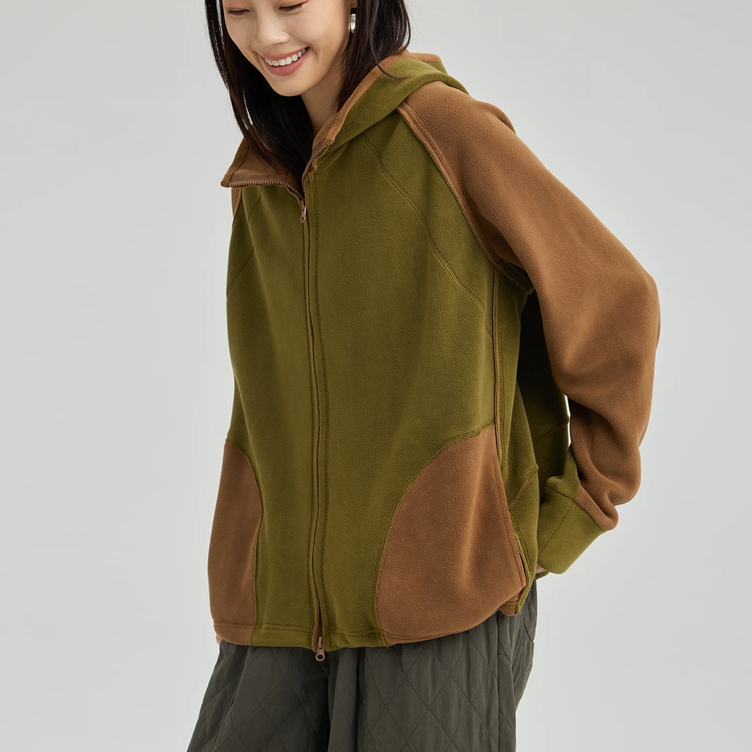 【都市绿洲】25年冬季新品温暖亲肤撞色拼接法兰绒短款外套女装上衣