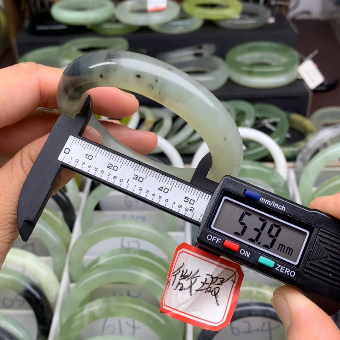蛇纹石玉未镶嵌手镯617