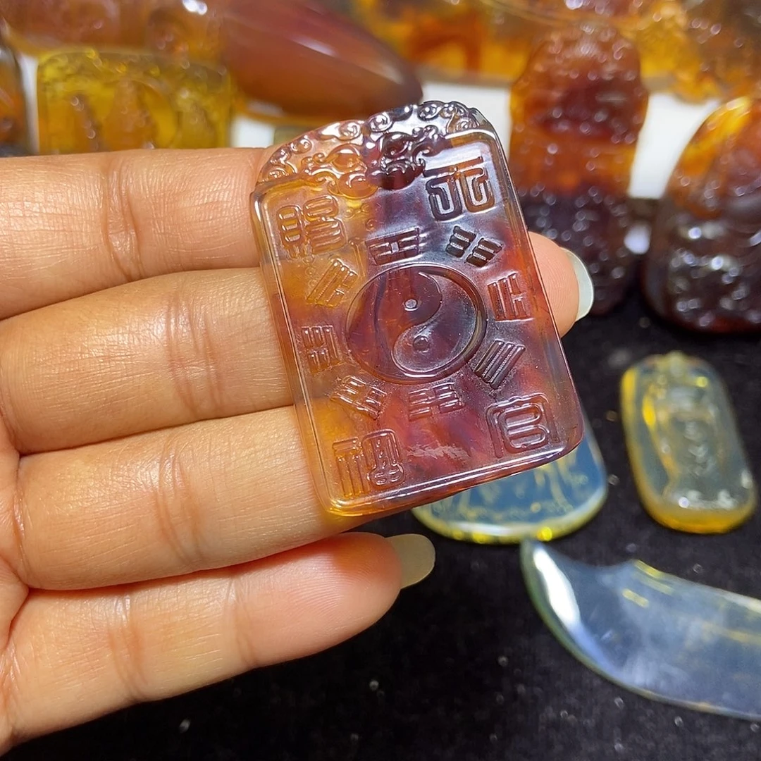 琥珀未镶嵌颈饰缅甸天然琥珀吊坠