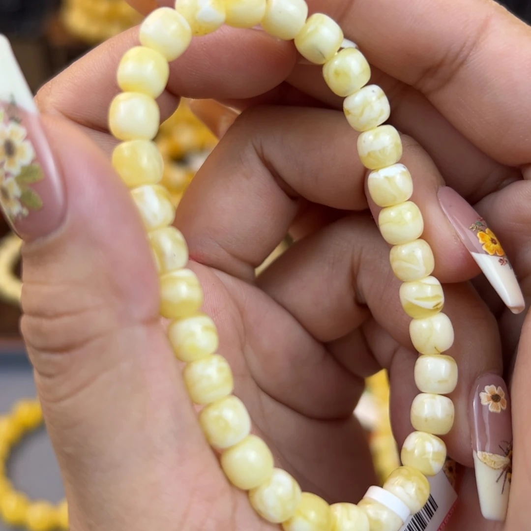 琥珀裸石未镶嵌jjjhbbbbbhnnn