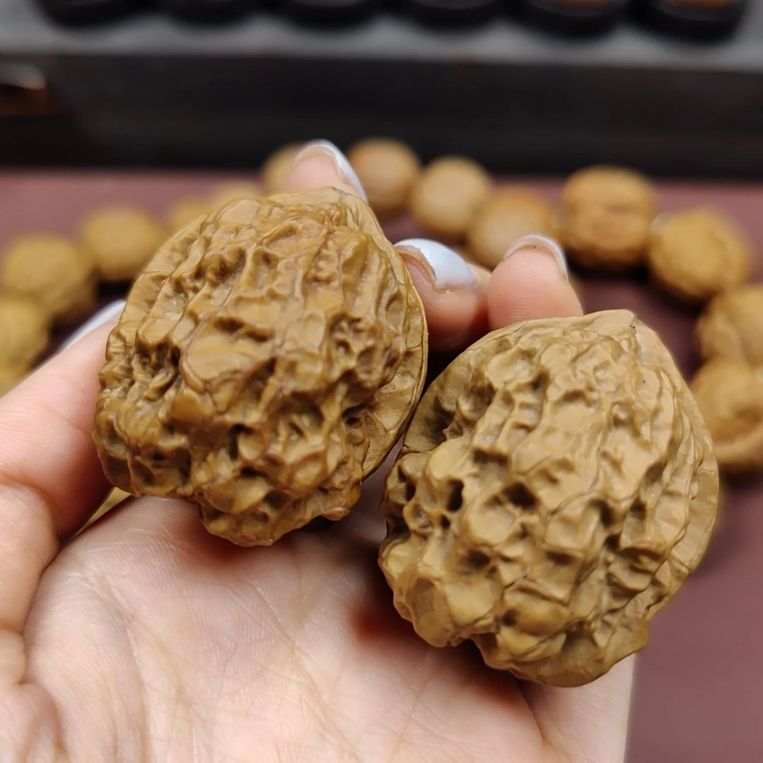 文玩核桃吊坠逆鳞包王40（特价不退换）