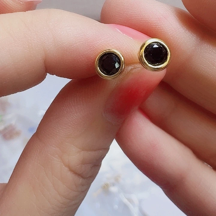 925银合成碳硅石耳钉