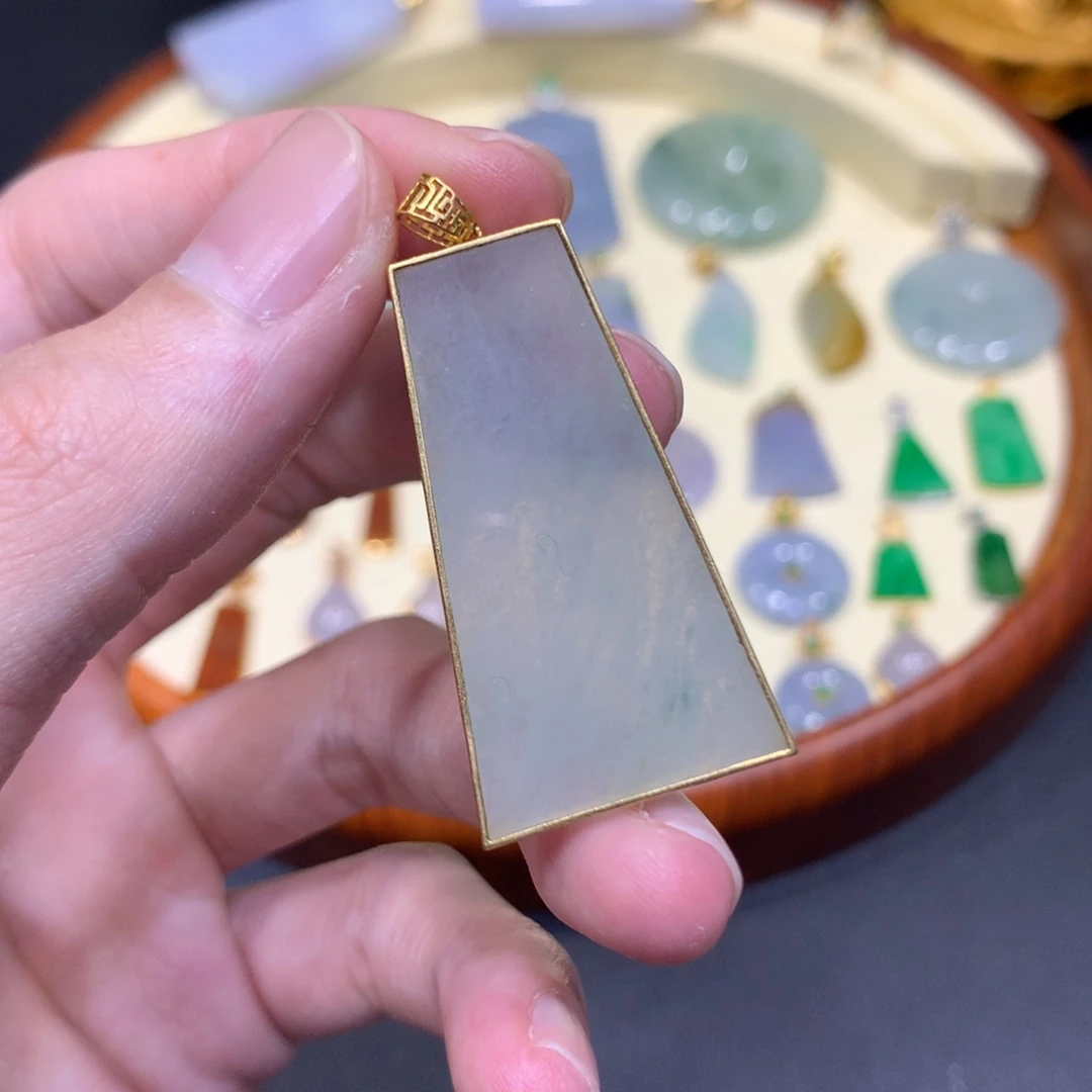 翡翠吊坠(不含链)18K金镶嵌