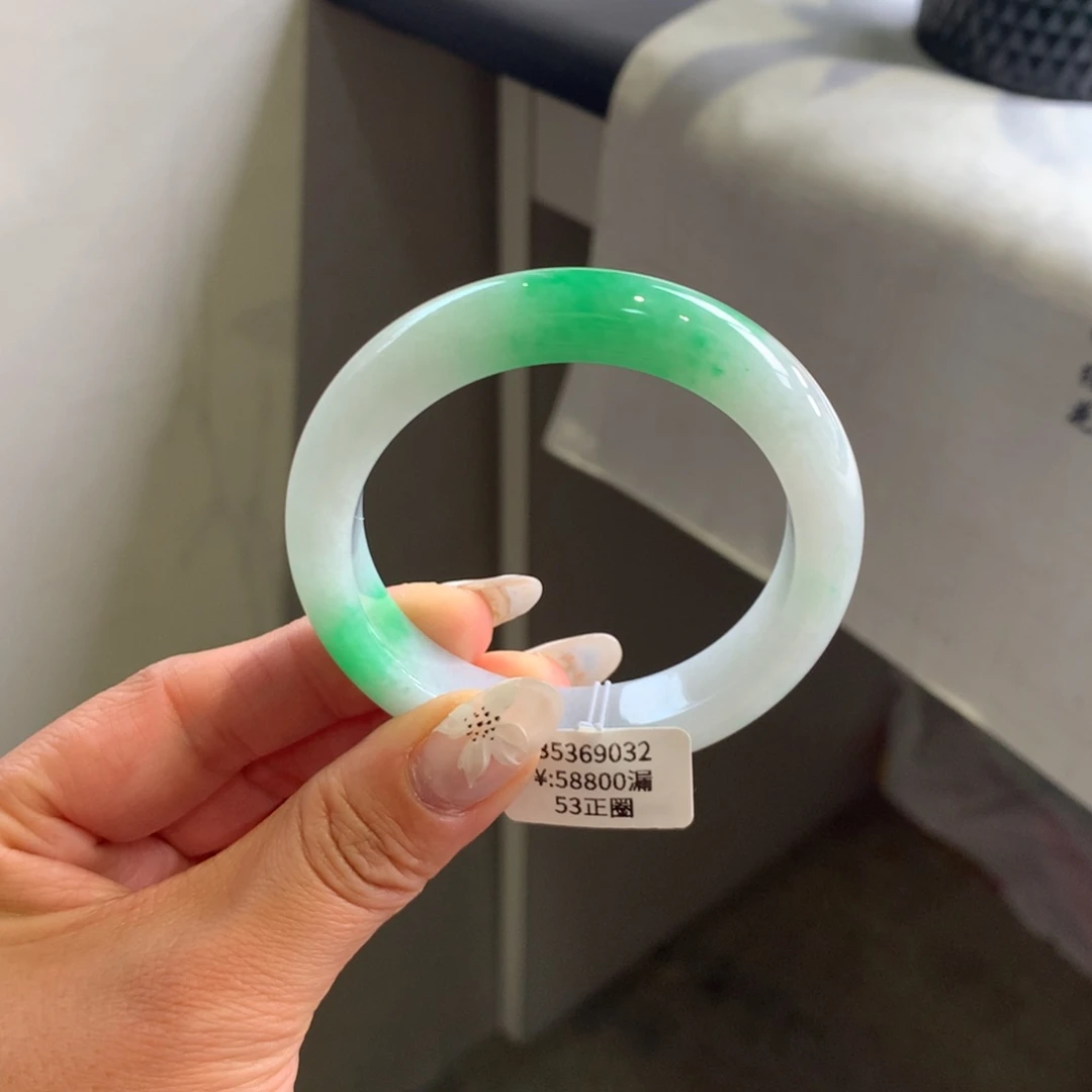 翡翠手镯未镶嵌细糯白底青53正圈