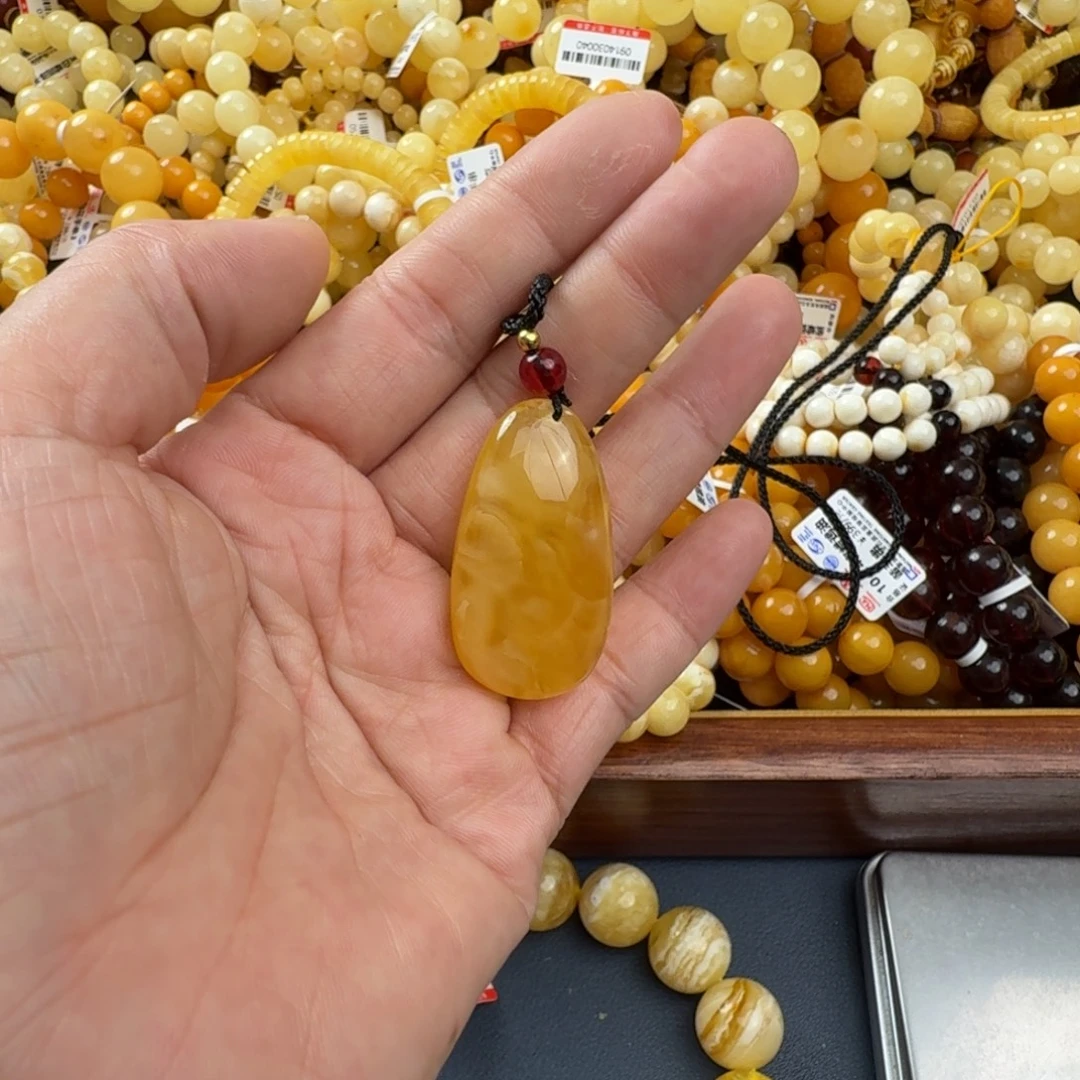 琥珀未镶嵌珠宝奇石