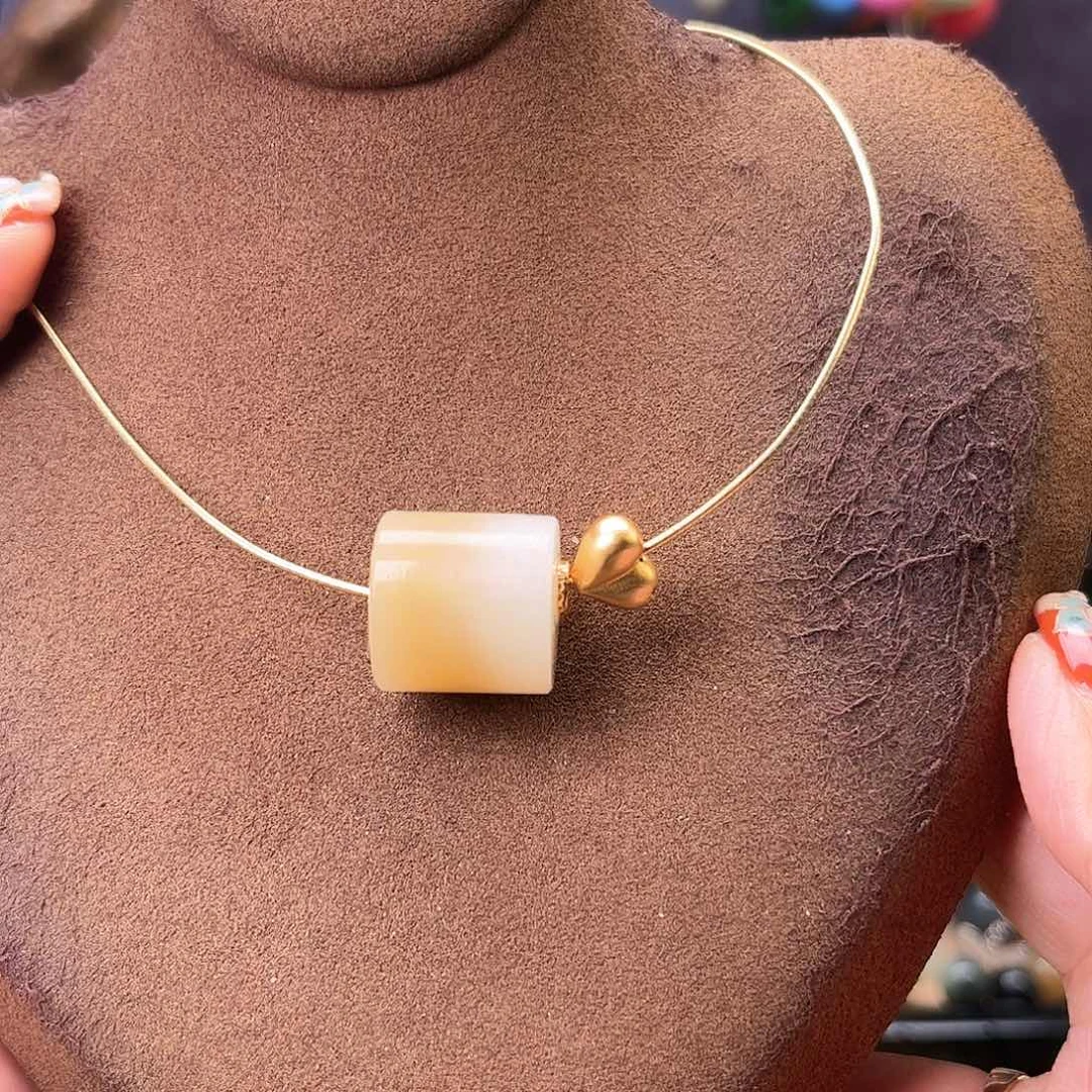 颈饰未镶嵌和田玉