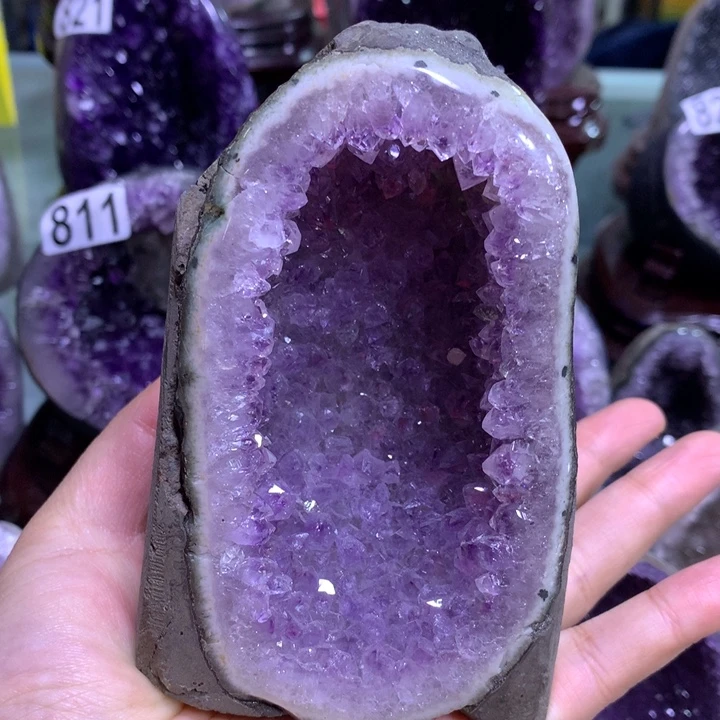 紫晶未镶嵌大型摆件（非配饰）