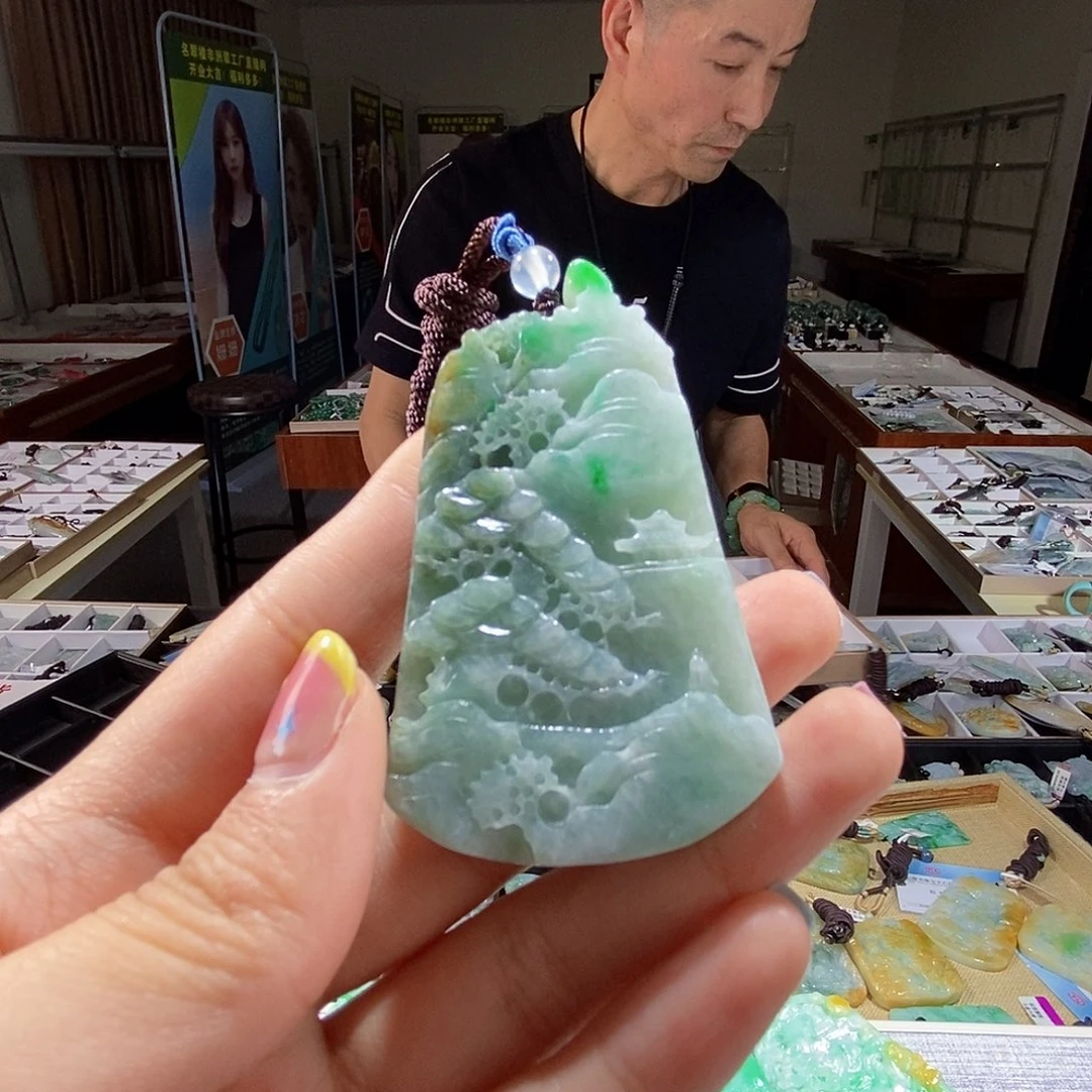 翡翠未镶嵌颈饰翡翠