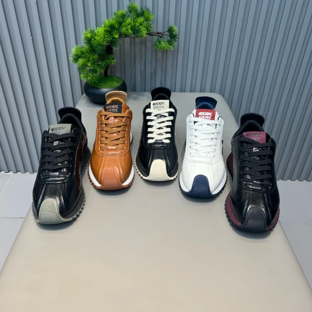 秋冬新款油蜡皮拼接刺绣设计痞帅洋气阿甘鞋时尚潮流运动休闲男鞋