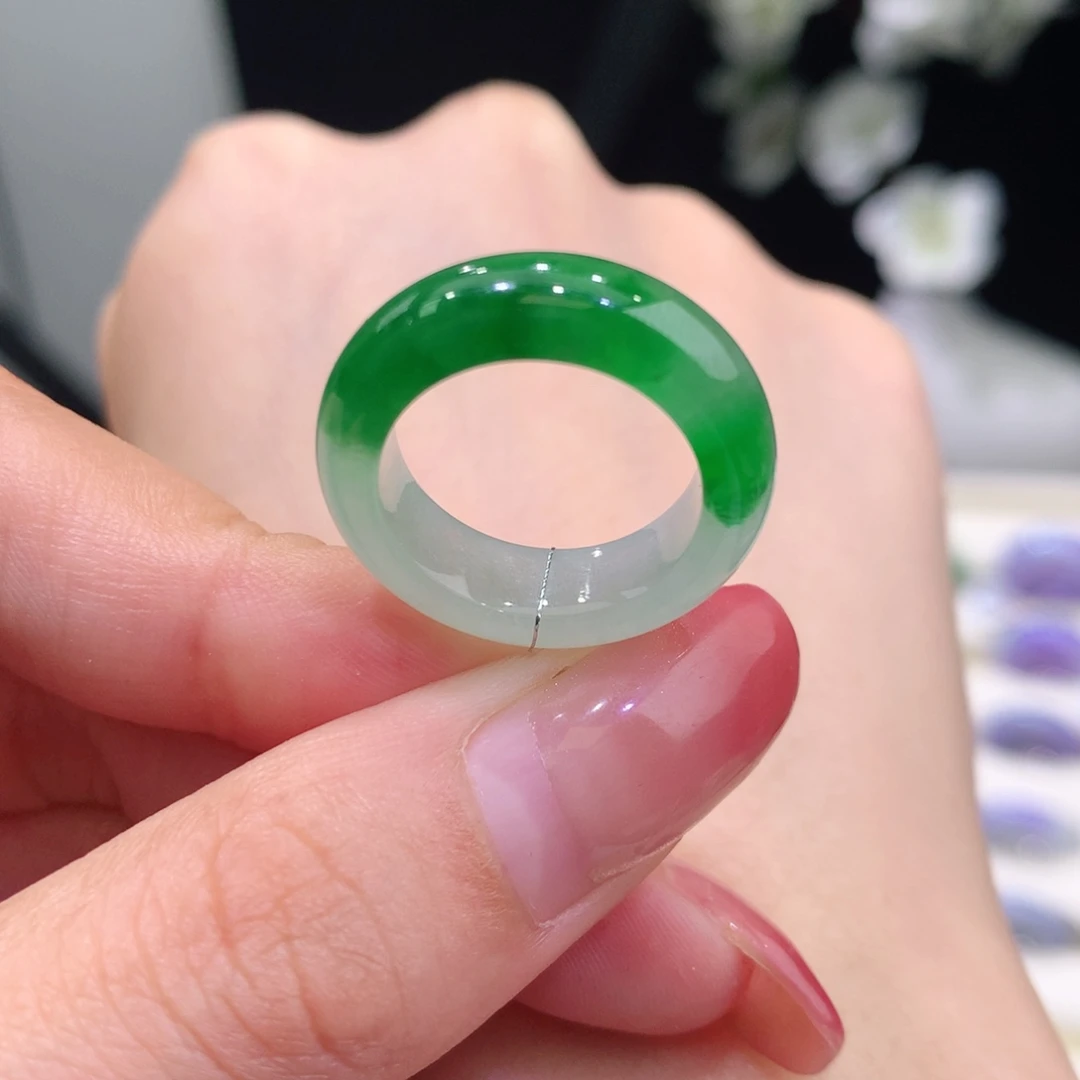 翡翠未镶嵌戒指翡翠