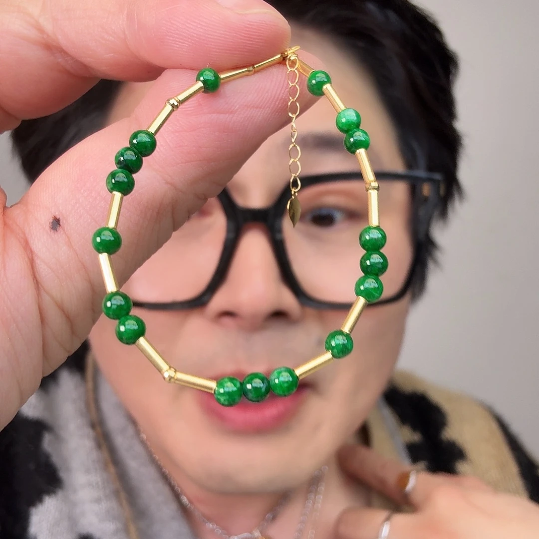 翡翠18K金镶嵌颈饰一件