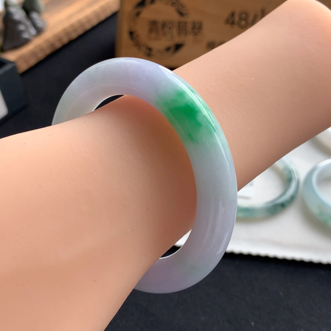 翡翠未镶嵌手镯54春彩胖圆条