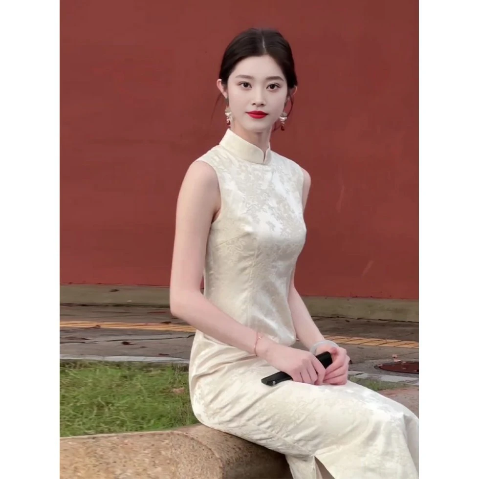 新中式民国风年轻款少女改良旗袍日常可穿素雅白色提花无袖连衣裙