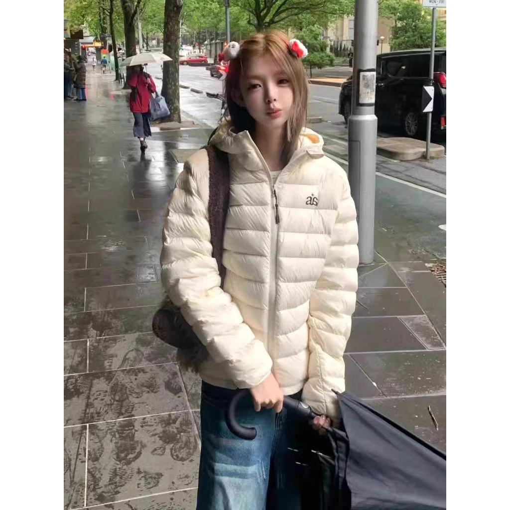 冬季排骨羽绒服女短款轻薄连帽2025年新款白色宽松情侣潮牌小个子