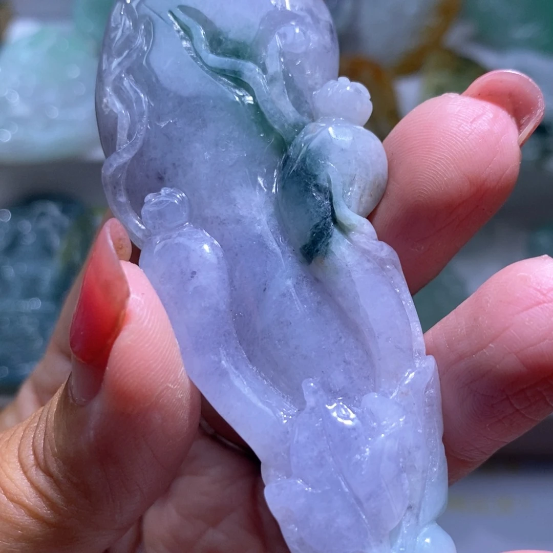 【闪购商品】翡翠未镶嵌颈饰人参