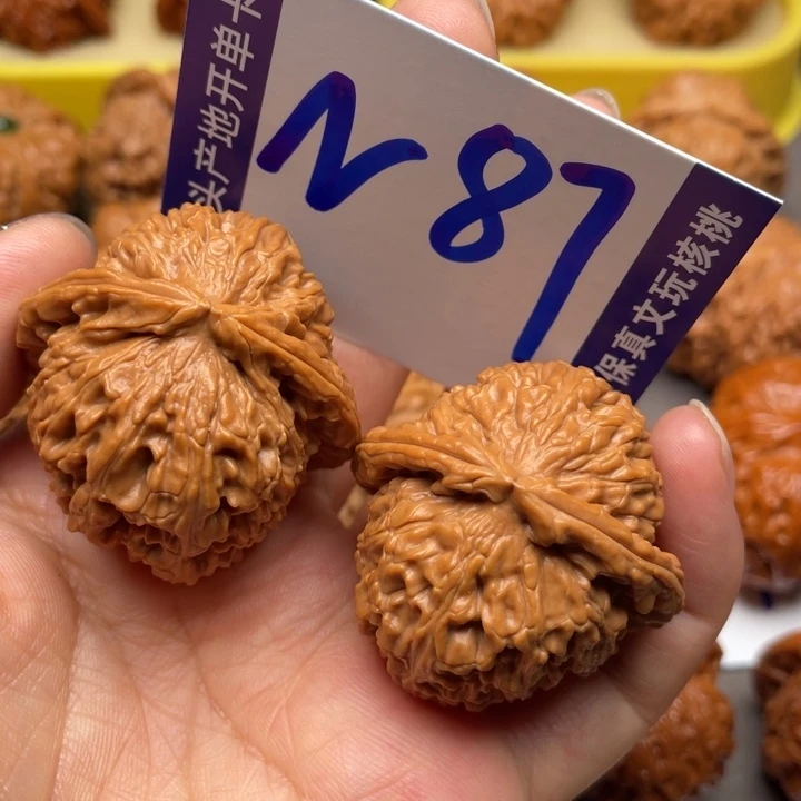 文玩核桃把件白狮子38