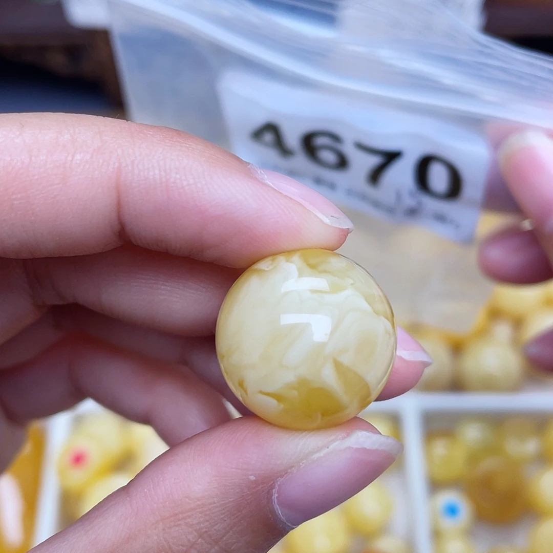 蜜蜡未镶嵌珠宝奇石18.4沙眼