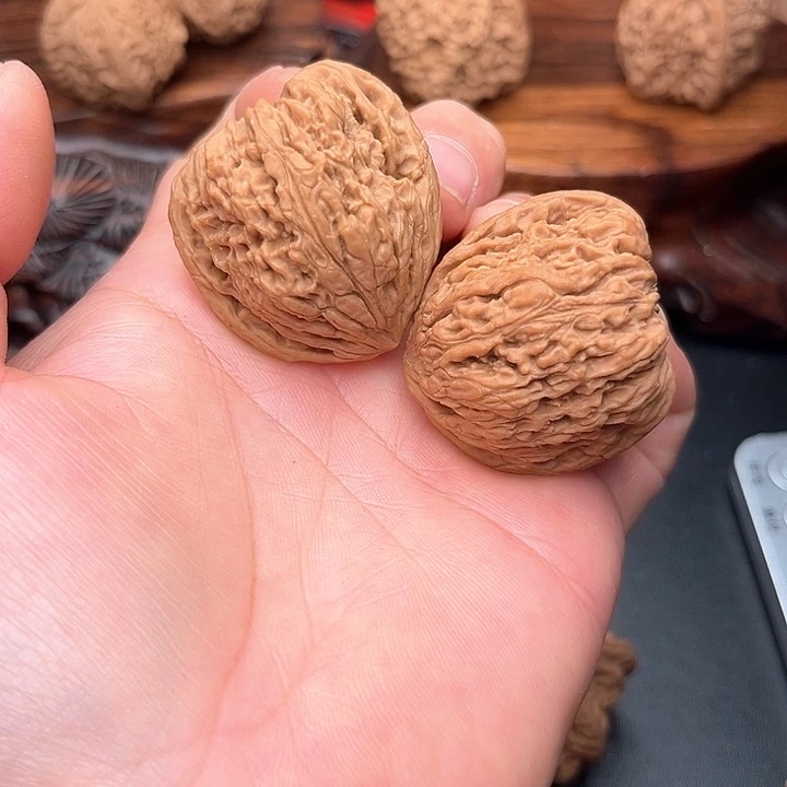 桃核把件大*几核桃南疆石