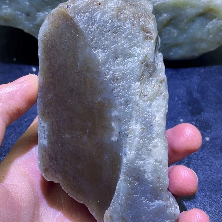 淼***哥和田玉未镶嵌珠宝半成品