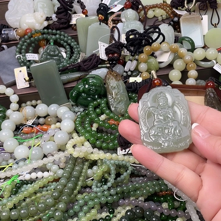 和田玉未镶嵌颈饰