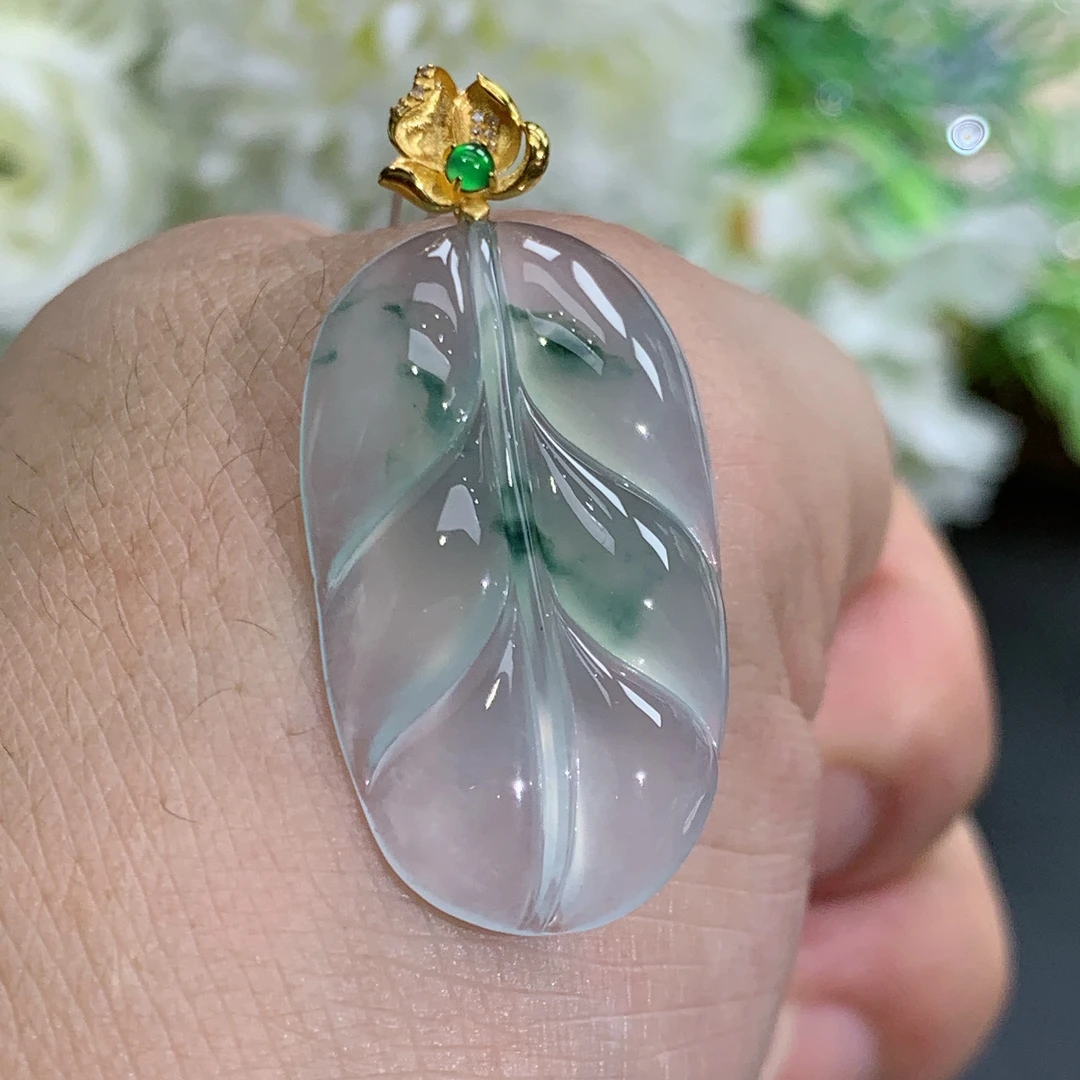 尺寸30.9×17.3×5.1缅甸天然翡翠A货18k金正冰胶飘花叶子吊坠